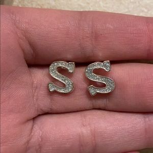 “S” Sliver earrings